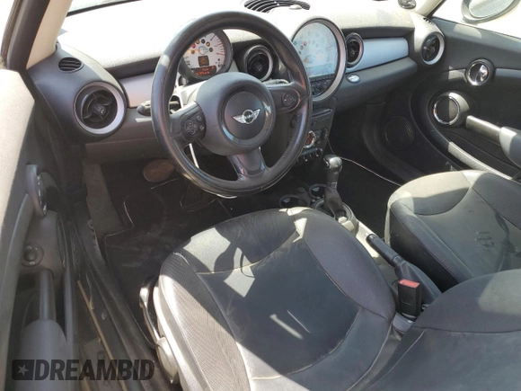 2011 MINI Hardtop with VIN WMWSU3C59BT251488, listed as a Copart auction lot 59236285 with 141,997 mi miles and Clean title. Bid and sale history available at DreamBid. Image 8.