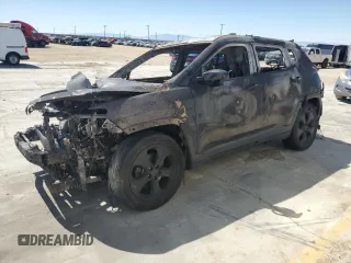 2019 Jeep Compass Altitude z VIN 3C4NJCBB4KT832675, wystawiony jako Copart lot #57120805 z przebiegiem Nie podano mil oraz Nie do naprawy • Non repairable. Historia ofert i sprzedaży dostępna na DreamBid. Obrazek 1.