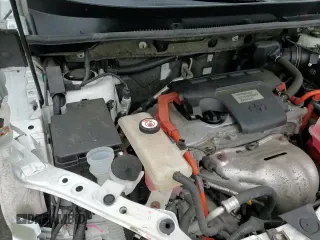 2018 Toyota RAV4 Hybrid SE z VIN JTMJJREV1JD172042, wystawiony jako Copart lot #61418305 z przebiegiem 143 902 mil mil oraz Szkoda całkowita • Salvage title. Historia ofert i sprzedaży dostępna na DreamBid. Obrazek 15.