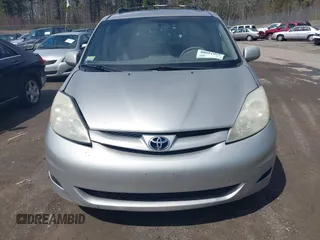 2008 Toyota Sienna XLE with VIN 5TDZK22C18S178979, listed as a IAAI auction lot 42024980 with 202,865 mi miles. Bid and sale history available at carsss.com. Image 12.