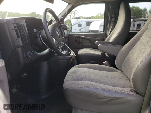 2013 Chevrolet Express Passenger LT with VIN 1GAZG1FG8D1109893, listed as a Copart auction lot 52927965 with 101,828 mi miles and Clean title. Bid and sale history available at DreamBid. Image 7.