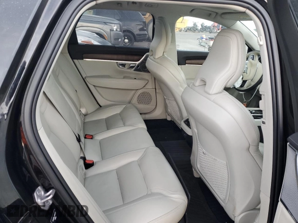 2022 Volvo V90 z VIN YV4062NL5N1146261, wystawiony jako Copart lot #85596744 z przebiegiem 28 mil mil oraz Szkoda całkowita • Salvage title. Historia ofert i sprzedaży dostępna na DreamBid. Obrazek 10.