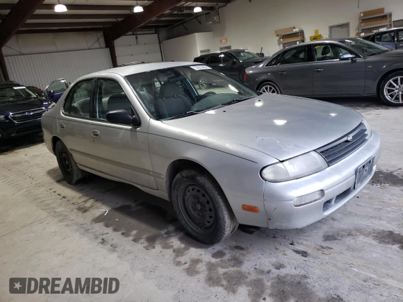 1997 Nissan Altima XE with VIN 1N4BU31DXVC140195, listed as a Copart auction lot 72613624 with 245,276 mi miles and Salvage Title. Bid and sale history available at carsss.com. Image 4.
