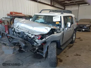 2007 Toyota FJ Cruiser with VIN JTEBU11F970056921, listed as a IAAI auction lot 40994495 with 1 mi miles. Bid and sale history available at carsss.com. Image 2.