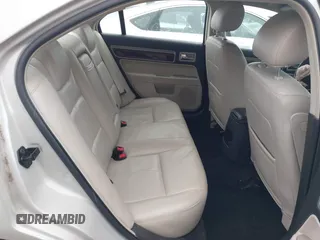 2007 Lincoln MKZ with VIN 3LNHM26T37R631061, listed as a IAAI auction lot 41592606 with 111,176 mi miles. Bid and sale history available at carsss.com. Image 8.