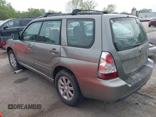 2006 Subaru Forester 2.5 X w/Premium Pkg with VIN JF1SG65676G752336, listed as a IAAI auction lot 42083268 with 202,734 mi miles. Bid and sale history available at carsss.com. Image 3.