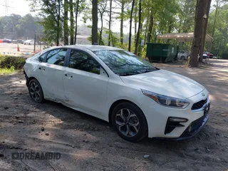 2021 Kia Forte FE с VIN 3KPF24AD5ME267516, выставлен на аукционе IAAI как лот 42556646 с пробегом 91 734 миль миль и . История ставок и продаж доступна на DreamBid. Изображение 1.
