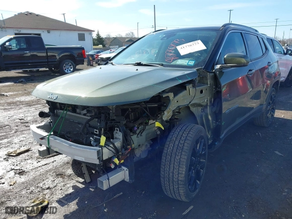 2018 Jeep Compass Limited with VIN 3C4NJDCB0JT483727, listed as a IAAI auction lot 41776773 with 49,619 mi miles. Bid and sale history available at carsss.com. Image 18.