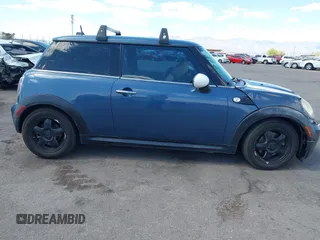 2010 MINI Hardtop with VIN WMWMF3C52ATZ25692, listed as a IAAI auction lot 42228774 with 137,827 mi miles and . Bid and sale history available at DreamBid. Image 14.