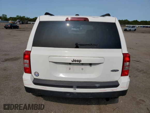 2014 Jeep Patriot Latitude z VIN 1C4NJPFA1ED680177, wystawiony jako Copart lot #58317165 z przebiegiem 40 806 mil mil oraz Szkoda całkowita • Salvage title. Historia ofert i sprzedaży dostępna na DreamBid. Obrazek 6.