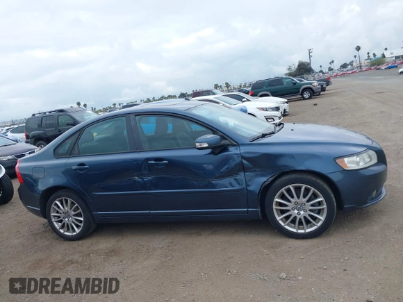 2009 Volvo S40 2.4L с VIN YV1MS382292445158, выставлен на аукционе IAAI как лот 42032933 с пробегом 129 025 миль миль и . История ставок и продаж доступна на DreamBid. Изображение 13.
