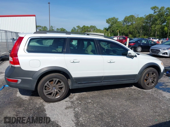 2014 Volvo XC70 3.2L with VIN YV4952BZ5E1186231, listed as a IAAI auction lot 41875901 with 109,875 mi miles and . Bid and sale history available at DreamBid. Image 13.