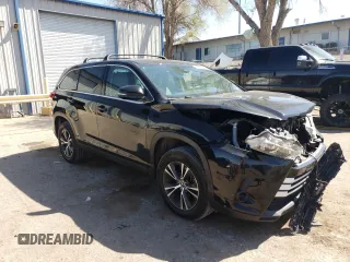 2019 Toyota Highlander LE z VIN 5TDZZRFH5KS360833, wystawiony jako Copart lot #52338595 z przebiegiem 34 386 mil mil oraz Szkoda całkowita • Salvage title. Historia ofert i sprzedaży dostępna na DreamBid. Obrazek 4.