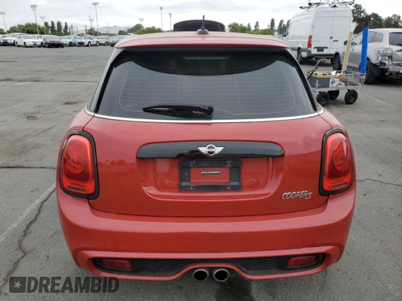 2015 MINI Hardtop 4 Door S z VIN WMWXU3C51F2B56847, wystawiony jako Copart lot #59396195 z przebiegiem 70 821 mil mil oraz Szkoda całkowita • Salvage title. Historia ofert i sprzedaży dostępna na DreamBid. Obrazek 6.