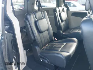 2013 Chrysler Town & Country Touring z VIN 2C4RC1BG9DR756341, wystawiony jako IAAI lot #41955275 z przebiegiem 155 463 mil mil oraz . Historia ofert i sprzedaży dostępna na DreamBid. Obrazek 8.