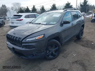 2018 Jeep Cherokee Latitude with VIN 1C4PJMCX9JD547578, listed as a IAAI auction lot 41399630 with 97,199 mi miles. Bid and sale history available at carsss.com. Image 17.