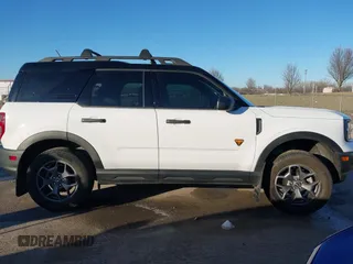 2022 Ford Bronco Sport Badlands z VIN 3FMCR9D93NRE10343, wystawiony jako IAAI lot #41446985 z przebiegiem 37 955 mil mil oraz . Historia ofert i sprzedaży dostępna na DreamBid. Obrazek 13.