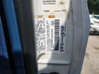 1997 Ford F-250 с VIN 1FTHX25F1VED01393, выставлен на аукционе Copart как лот 61215175 с пробегом 176 801 миль миль и Списание • Salvage title. История ставок и продаж доступна на DreamBid. Изображение 12.