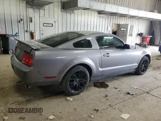 2006 Ford Mustang Standard z VIN 1ZVFT80N465152156, wystawiony jako Copart lot #59462385 z przebiegiem 114 174 mil mil oraz Czysty tytuł • Clean title. Historia ofert i sprzedaży dostępna na DreamBid. Obrazek 3.