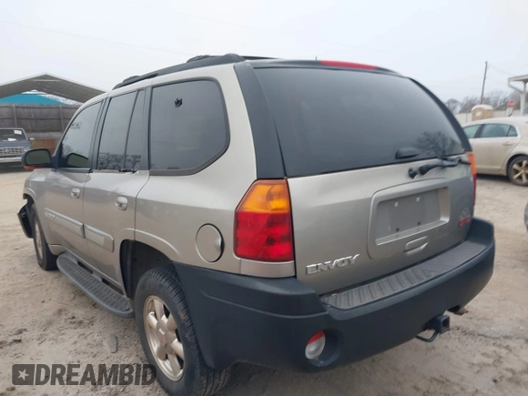 2002 GMC Envoy SLT with VIN 1GKDT13S522420800, listed as a IAAI auction lot 41624195 with 255,745 mi miles. Bid and sale history available at carsss.com. Image 3.