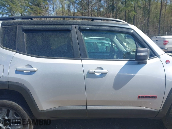 2018 Jeep Renegade Trailhawk with VIN ZACCJBCB0JPG81047, listed as a IAAI auction lot 41847353 with 72,136 mi miles. Bid and sale history available at carsss.com. Image 14.