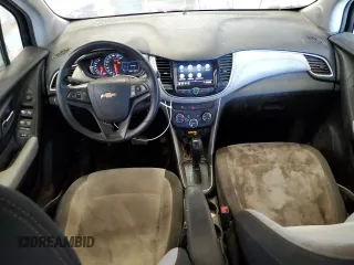 2021 Chevrolet Trax LS z VIN KL7CJKSB9MB306982, wystawiony jako Copart lot #52457215 z przebiegiem 95 949 mil mil oraz Czysty tytuł • Clean title. Historia ofert i sprzedaży dostępna na DreamBid. Obrazek 8.