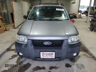 2007 Ford Escape XLT with VIN 1FMYU93107KA67692, listed as a Copart auction lot 72799184 with 230,668 mi miles and Salvage Title. Bid and sale history available at carsss.com. Image 5.