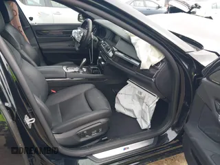 2015 BMW 7 Series 740i с VIN WBAYA6C54FGK16411, выставлен на аукционе IAAI как лот 42332689 с пробегом 59 153 миль миль и . История ставок и продаж доступна на DreamBid. Изображение 5.