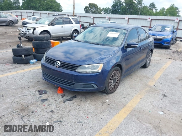 2012 Volkswagen Jetta SE with VIN 3VWDX7AJ9CM353302, listed as a IAAI auction lot 42617772 with 226,547 mi miles and . Bid and sale history available at DreamBid. Image 2.