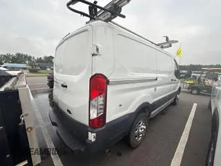2020 Ford Transit Cargo z VIN 1FTBR2YG9LKA32434, wystawiony jako IAAI lot #42718925 z przebiegiem 66 381 mil mil oraz . Historia ofert i sprzedaży dostępna na DreamBid. Obrazek 1.