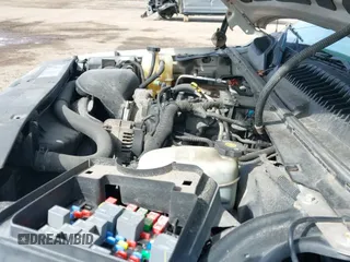 2004 GMC Sierra 1500 SLT z VIN 2GTEK19T741269934, wystawiony jako IAAI lot #41868373 z przebiegiem 185 406 mil mil oraz . Historia ofert i sprzedaży dostępna na DreamBid. Obrazek 20.