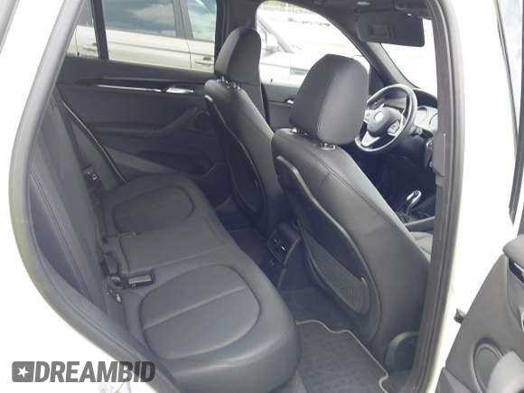 2021 BMW X1 xDrive28i z VIN WBXJG9C09M5T94206, wystawiony jako IAAI lot #42498235 z przebiegiem 62 079 mil mil oraz . Historia ofert i sprzedaży dostępna na DreamBid. Obrazek 8.