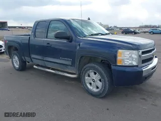 2010 Chevrolet Silverado 1500 LT with VIN 1GCSKSE39AZ271363, listed as a IAAI auction lot 41882454 with 96,210 mi miles. Bid and sale history available at carsss.com. Image 1.