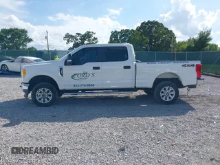 2017 Ford F-250 Lariat z VIN 1FT7W2B61HEC00975, wystawiony jako IAAI lot #42666032 z przebiegiem 72 664 mil mil oraz . Historia ofert i sprzedaży dostępna na DreamBid. Obrazek 14.