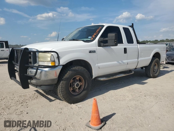 2002 Ford Super Duty F-250 XL with VIN 1FTNX21L62EC64514, listed as a Copart auction lot 67959914 with 354,142 mi miles and Salvage Title. Bid and sale history available at carsss.com. Image 1.