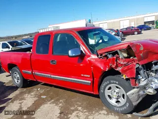 2001 Chevrolet Silverado 1500 LS with VIN 2GCEC19V011162458, listed as a IAAI auction lot 41731501 with 194,931 mi miles. Bid and sale history available at carsss.com. Image 13.