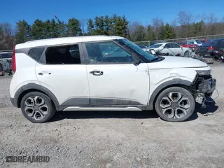 2020 Kia Soul LX with VIN KNDJ23AU8L7003306, listed as a IAAI auction lot 41889095 with 116,389 mi miles. Bid and sale history available at carsss.com. Image 13.