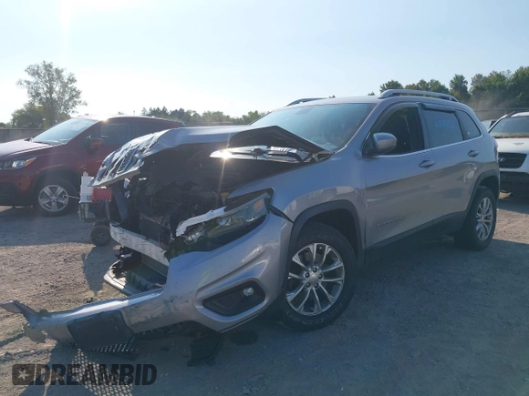 2019 Jeep Cherokee Latitude with VIN 1C4PJMCB5KD107122, listed as a IAAI auction lot 40267152 with 113,822 mi miles. Bid and sale history available at carsss.com. Image 17.