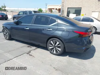 2021 Nissan Altima SV z VIN 1N4BL4DV7MN326681, wystawiony jako IAAI lot #42394402 z przebiegiem 94 775 mil mil oraz . Historia ofert i sprzedaży dostępna na DreamBid. Obrazek 3.