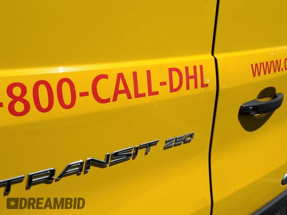 2019 Ford Transit z VIN 1FTYR3XM3KKA38669, wystawiony jako IAAI lot #42619599 z przebiegiem 135 929 mil mil oraz . Historia ofert i sprzedaży dostępna na DreamBid. Obrazek 10.