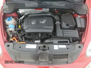 2014 Volkswagen Beetle Entry z VIN 3VWF17AT1EM638445, wystawiony jako Copart lot #62499104 z przebiegiem 85 895 mil mil oraz Szkoda całkowita • Salvage title. Historia ofert i sprzedaży dostępna na DreamBid. Obrazek 13.