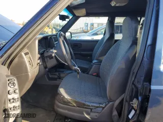 2001 Jeep Cherokee Sport with VIN 1J4FF48S61L617340, listed as a Copart auction lot 52340995 with 210,256 mi miles and Clean Title. Bid and sale history available at carsss.com. Image 7.