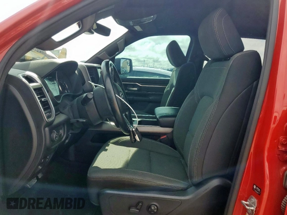 2021 Ram 1500 Big Horn z VIN 1C6SRFFT5MN626369, wystawiony jako Copart lot #54069895 z przebiegiem 74 552 mil mil oraz Szkoda całkowita • Salvage title. Historia ofert i sprzedaży dostępna na DreamBid. Obrazek 7.