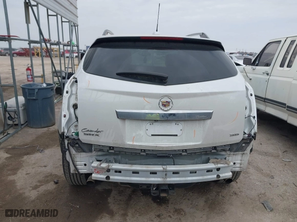2015 Cadillac SRX Luxury Collection with VIN 3GYFNBE31FS552323, listed as a IAAI auction lot 41553081 with 91,214 mi miles. Bid and sale history available at carsss.com. Image 16.