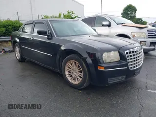 2008 Chrysler 300 LX z VIN 2C3LA43R58H201397, wystawiony jako IAAI lot #42248916 z przebiegiem 205 687 mil mil oraz . Historia ofert i sprzedaży dostępna na DreamBid. Obrazek 1.