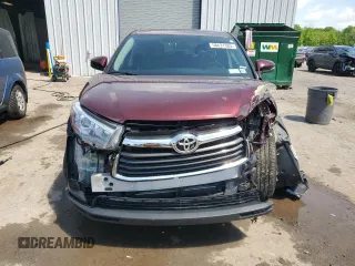 2015 Toyota Highlander LE z VIN 5TDBKRFH7FS117973, wystawiony jako Copart lot #58631385 z przebiegiem 102 642 mil mil oraz Szkoda całkowita • Salvage title. Historia ofert i sprzedaży dostępna na DreamBid. Obrazek 5.