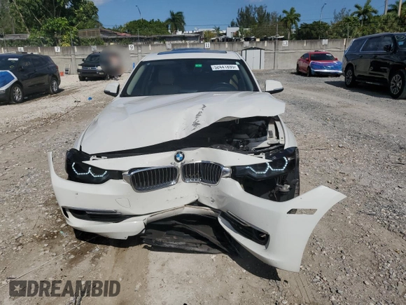 2013 BMW 3 Series 328i xDrive z VIN WBA3B5C57DF597059, wystawiony jako Copart lot #52441895 z przebiegiem 154 003 mil mil oraz Szkoda całkowita • Salvage title. Historia ofert i sprzedaży dostępna na DreamBid. Obrazek 5.