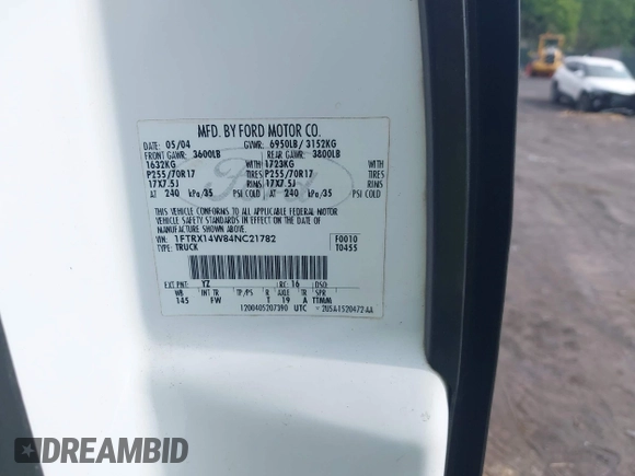 2004 Ford F-150 STX z VIN 1FTRX14W84NC21782, wystawiony jako IAAI lot #42701566 z przebiegiem 127 689 mil mil oraz . Historia ofert i sprzedaży dostępna na DreamBid. Obrazek 9.