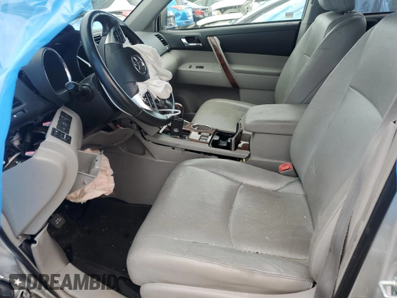 2012 Toyota Highlander Limited z VIN 5TDDK3EHXCS137556, wystawiony jako Copart lot #57882905 z przebiegiem Nie podano mil oraz Szkoda całkowita • Salvage title. Historia ofert i sprzedaży dostępna na DreamBid. Obrazek 7.