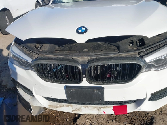 2018 BMW 5 Series M550i xDrive with VIN WBAJB9C54JB050218, listed as a IAAI auction lot 41132695 with 69,659 mi miles. Bid and sale history available at carsss.com. Image 11.